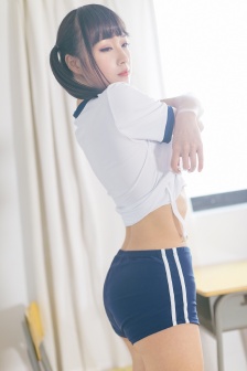 贵妇局长的蕾丝乳罩